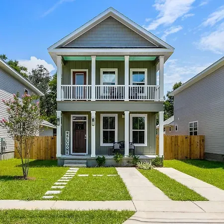 Lone Oak House Villa